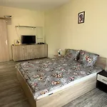 двустаен с басейн глобал Апартаменты *